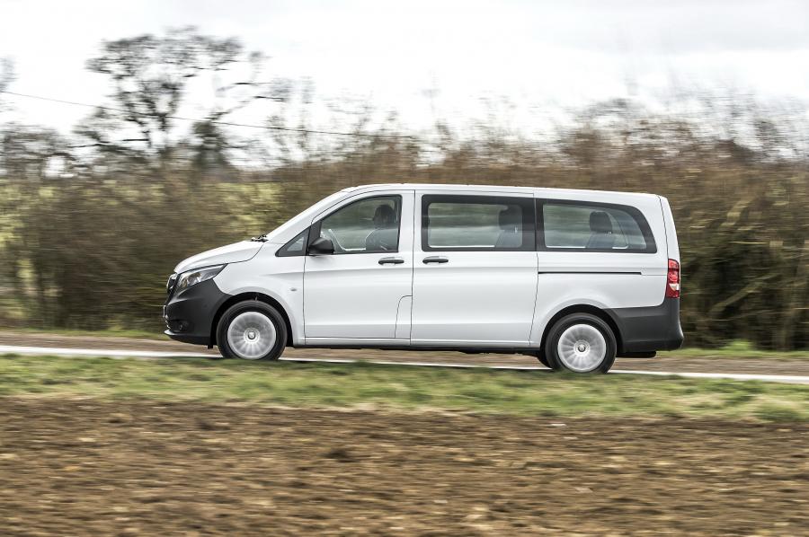  Mercedes-Benz Vito Tourer Pro 2015 года  (UK) (фото 3 из 10)